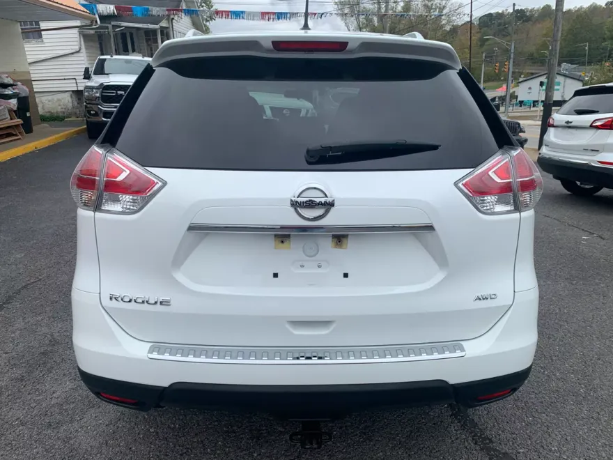 2016 Nissan Rogue S AWD photo 1