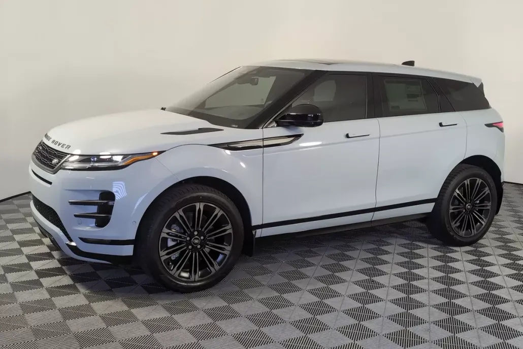 2026 Land Rover Range Rover Evoque Dynamic SE photo 1