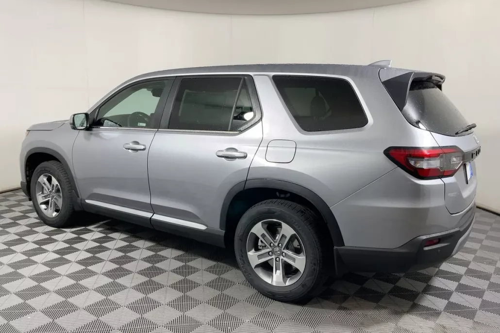 2025 Honda Pilot EX-L photo 1