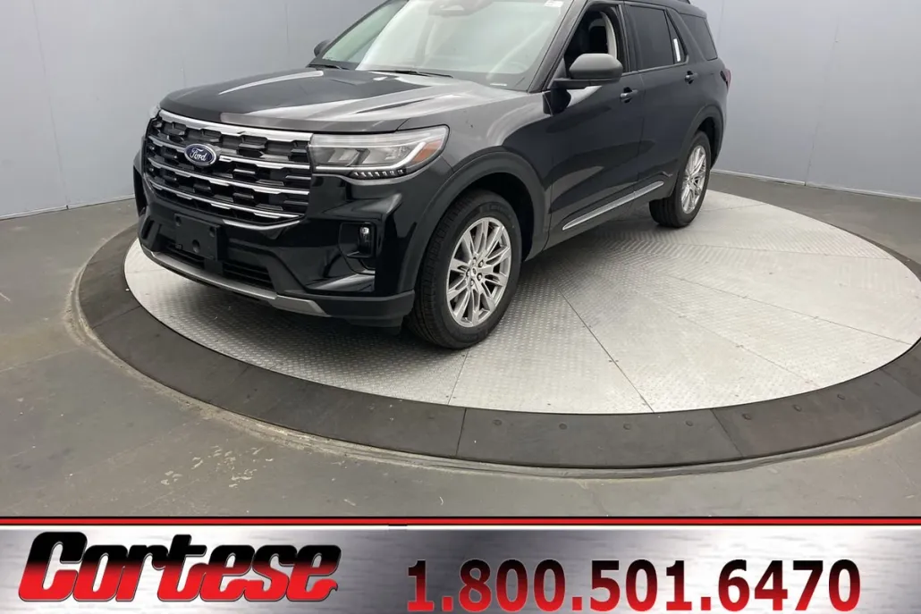 2025 Ford Explorer photo 1