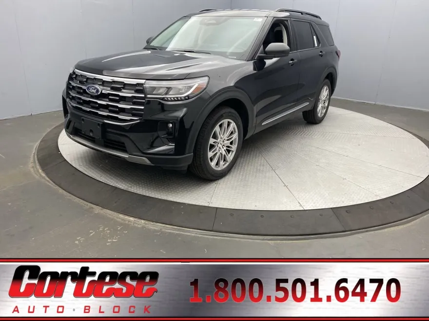 2025 Ford Explorer photo 1