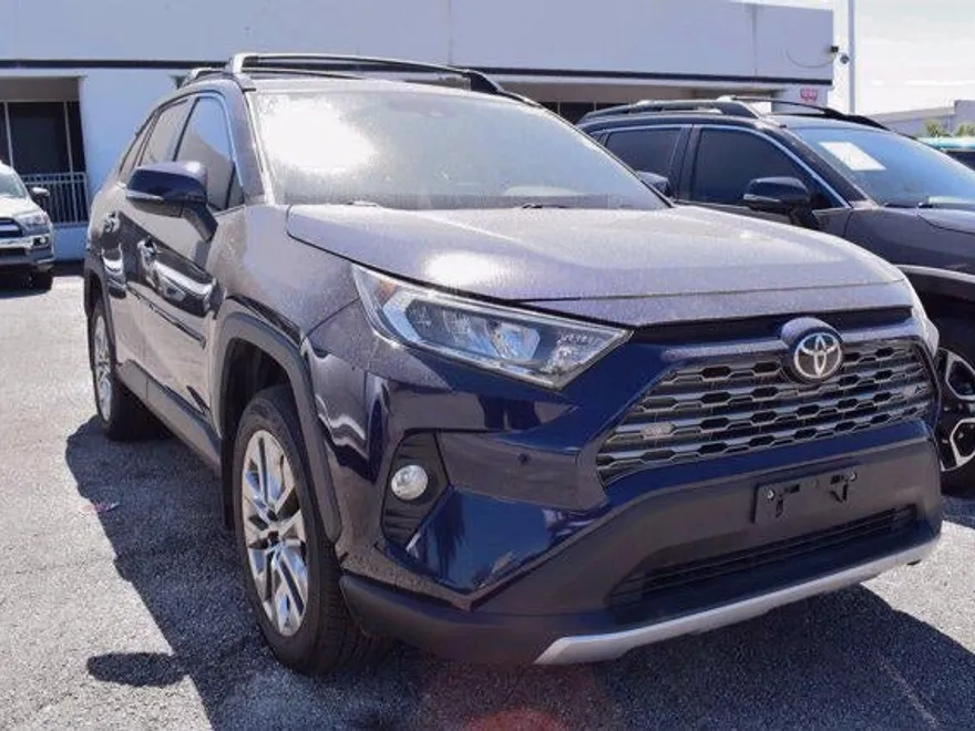 2019 Toyota RAV4 Limited photo 1