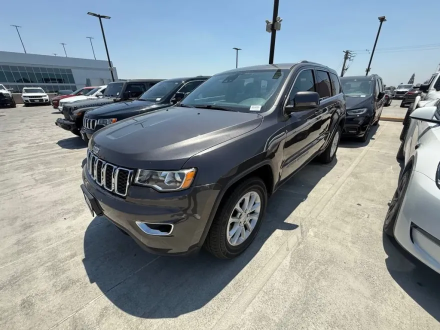 2021 Jeep Grand Cherokee Laredo E photo 1
