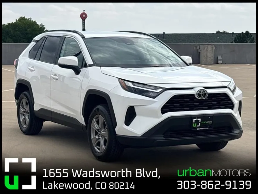 2024 Toyota RAV4 XLE photo 1