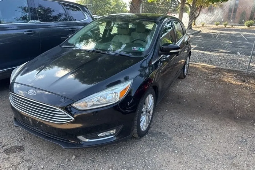 2016 Ford Focus Titanium photo 1