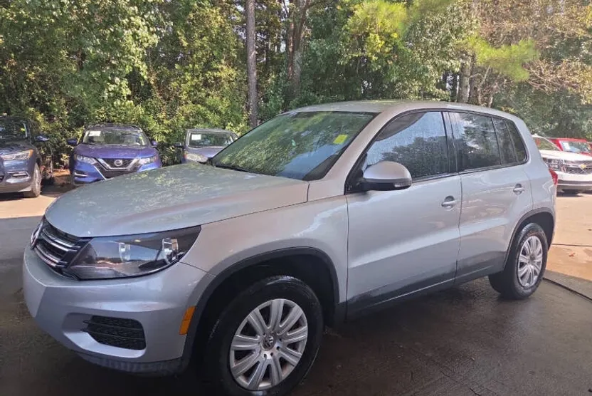 2017 Volkswagen Tiguan S Limited photo 1