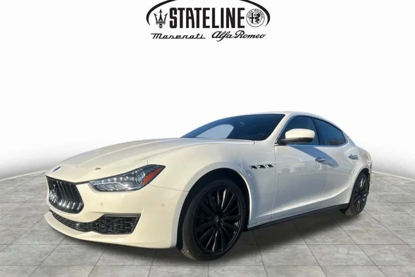 2019 Maserati Ghibli photo 1