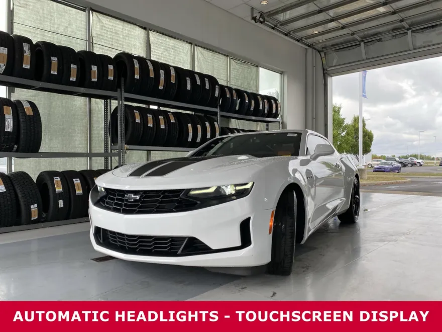 2021 Chevrolet Camaro LT1 photo 1