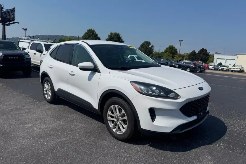 2021 Ford Escape SE photo 1