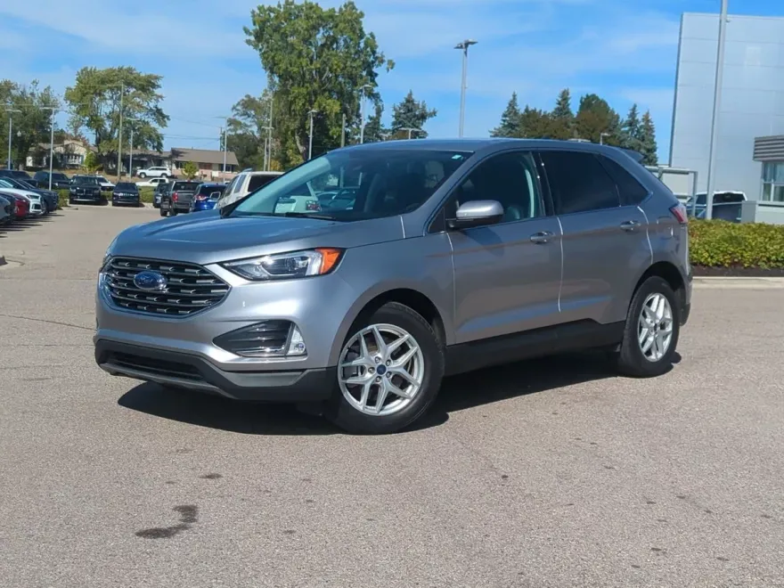 2022 Ford Edge SEL photo 1
