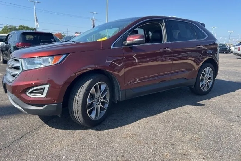 2016 Ford Edge Titanium photo 1