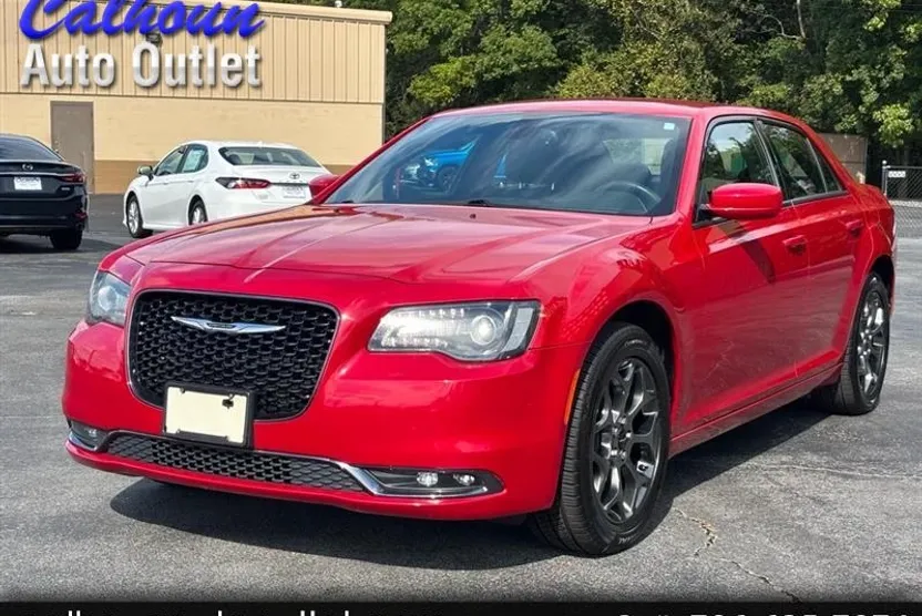 2016 Chrysler 300 S photo 1