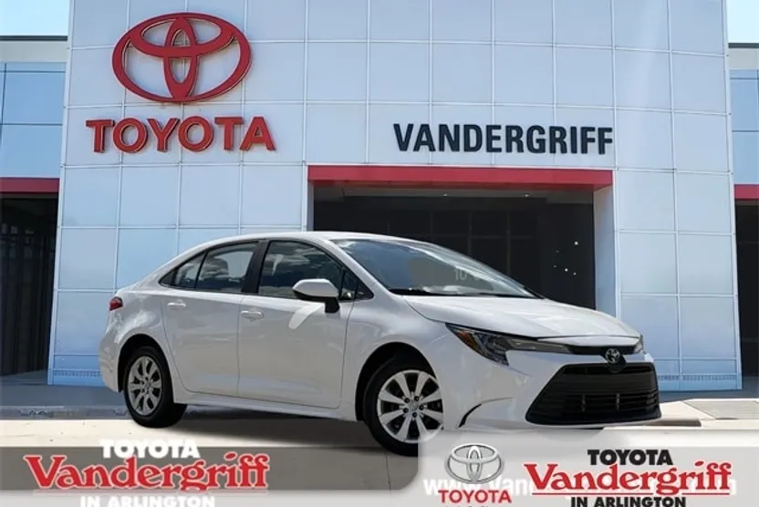 2025 Toyota Corolla LE photo 1