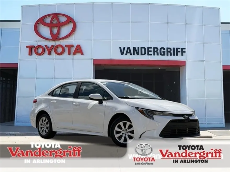2025 Toyota Corolla LE photo 1