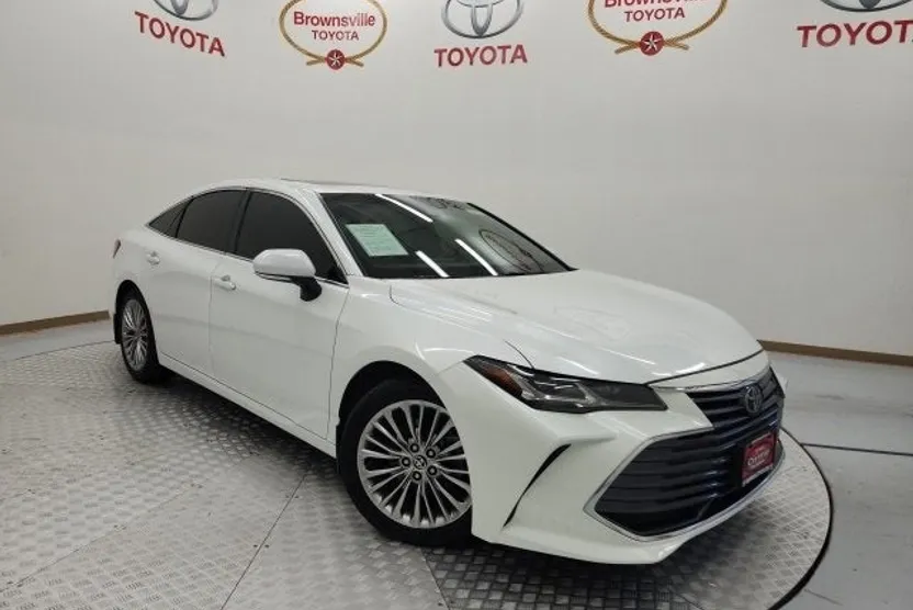 2022 Toyota Avalon Limited photo 1