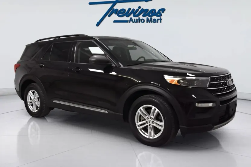 2023 Ford Explorer XLT photo 1