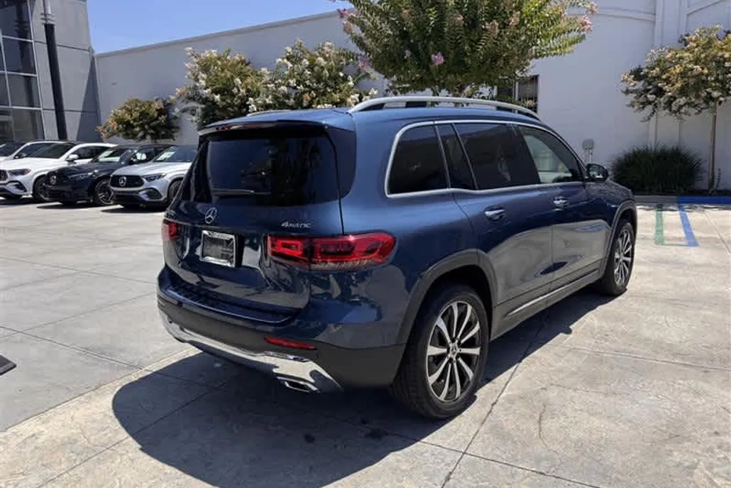 2022 Mercedes Benz GLB 250 photo 1