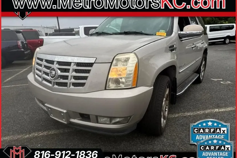 2007 Cadillac Escalade Luxury photo 1