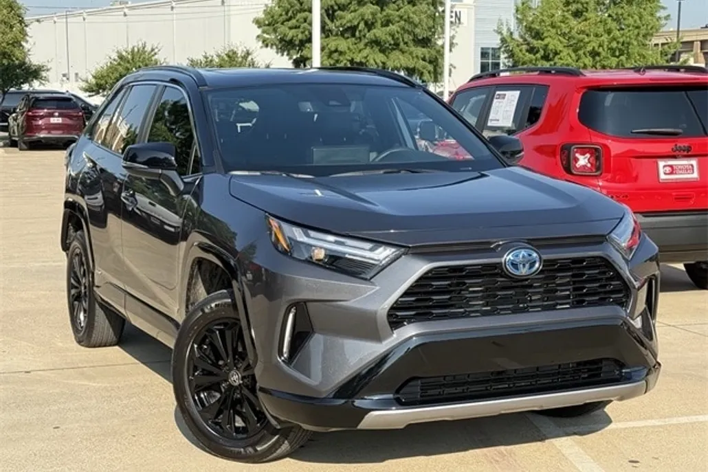 2024 Toyota RAV4 Hybrid XSE photo 1