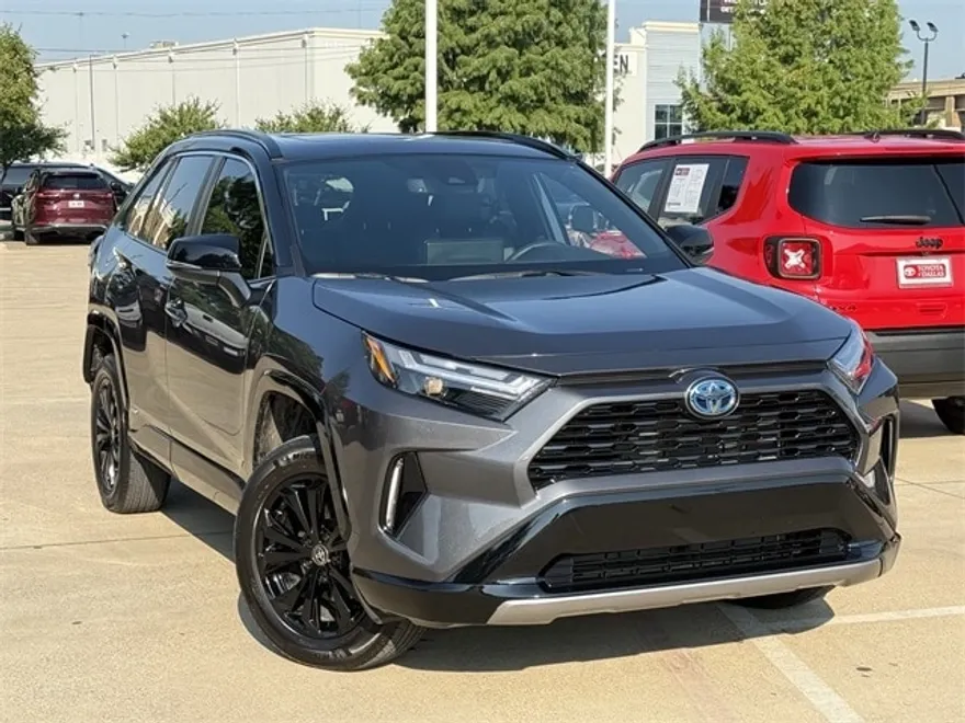 2024 Toyota RAV4 Hybrid XSE photo 1