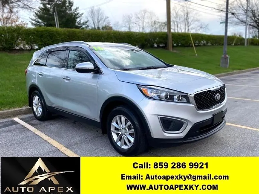 2016 Kia Sorento LX photo 1