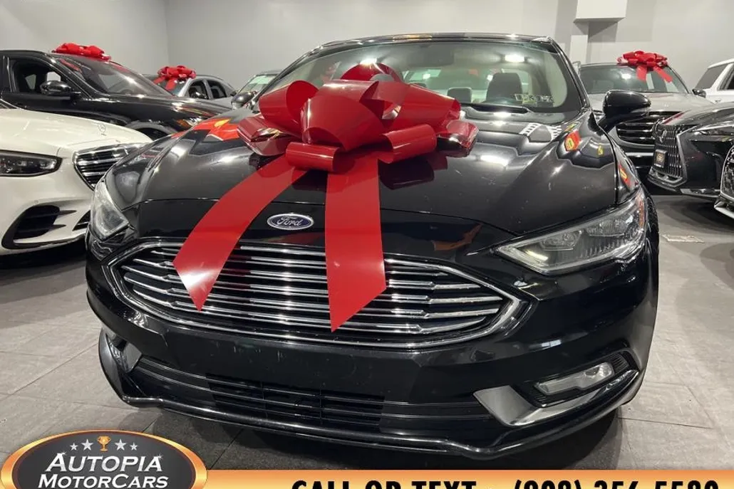 2017 Ford Fusion SE photo 1