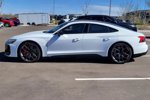 2025 Audi RS e-tron GT Base photo 2
