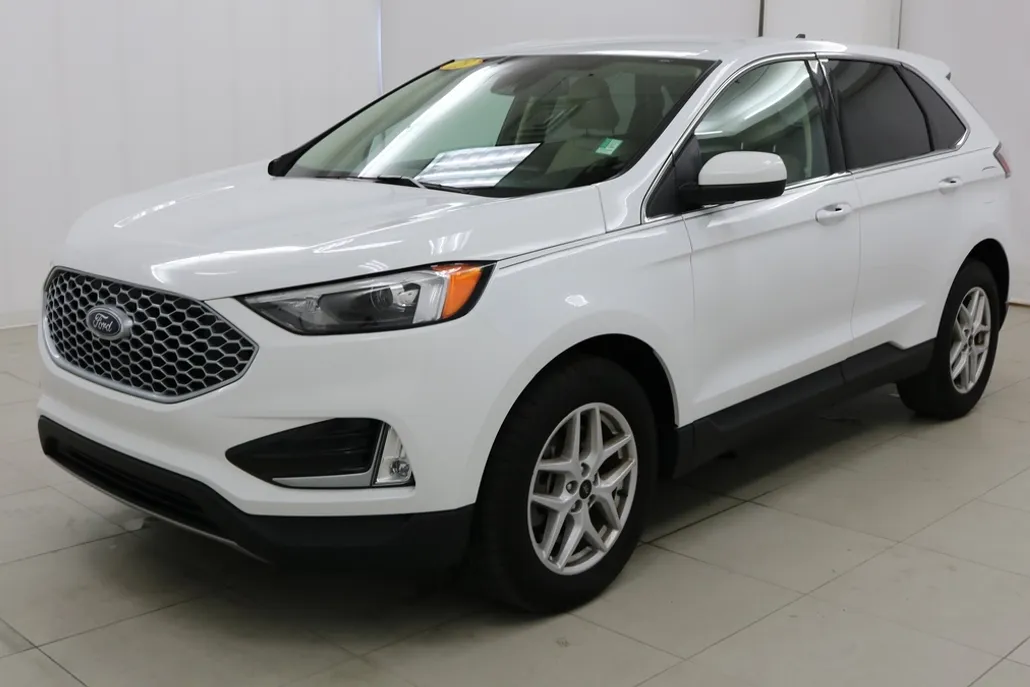 2023 Ford Edge SEL photo 1