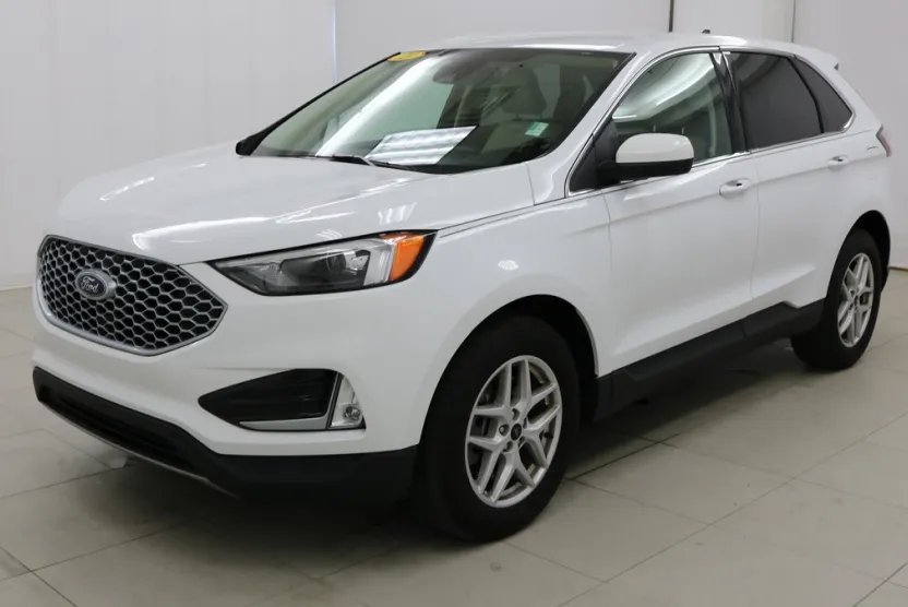 2023 Ford Edge SEL photo 1