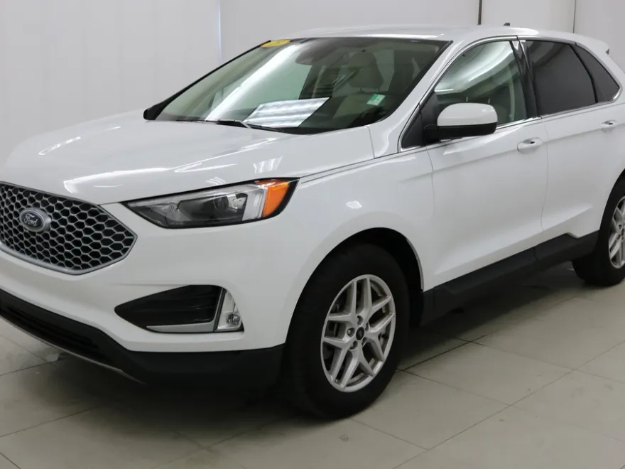 2023 Ford Edge SEL photo 1