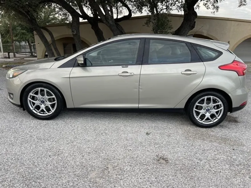 2015 Ford Focus SE photo 1