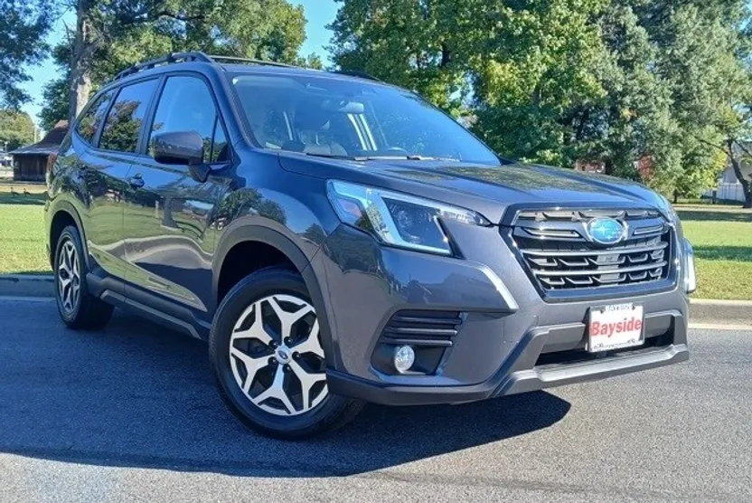 2022 Subaru Forester Premium photo 1
