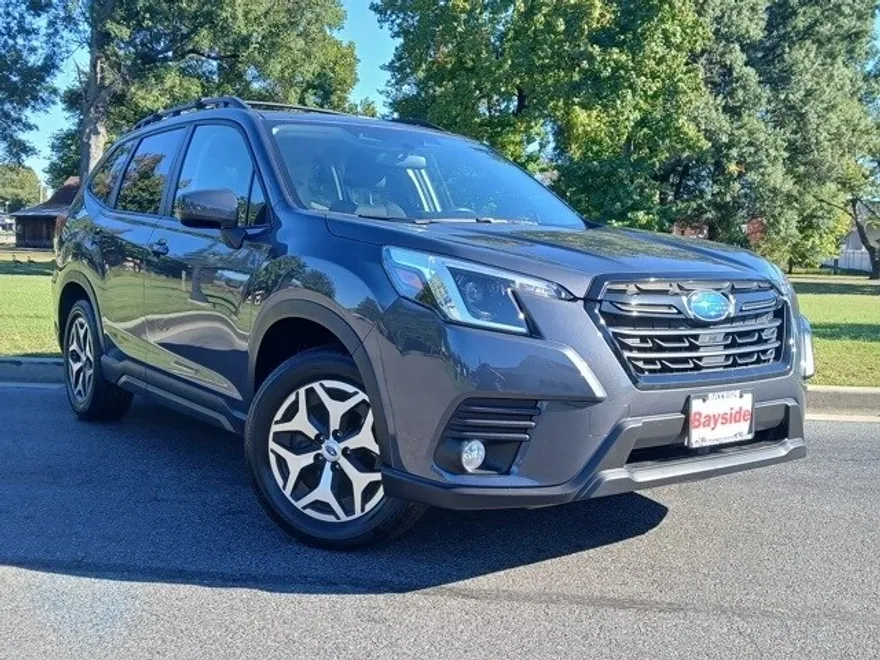 2022 Subaru Forester Premium photo 1