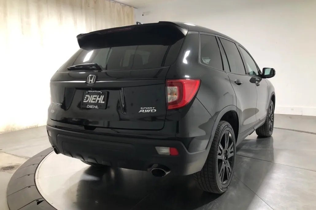 2019 Honda Passport Sport photo 1