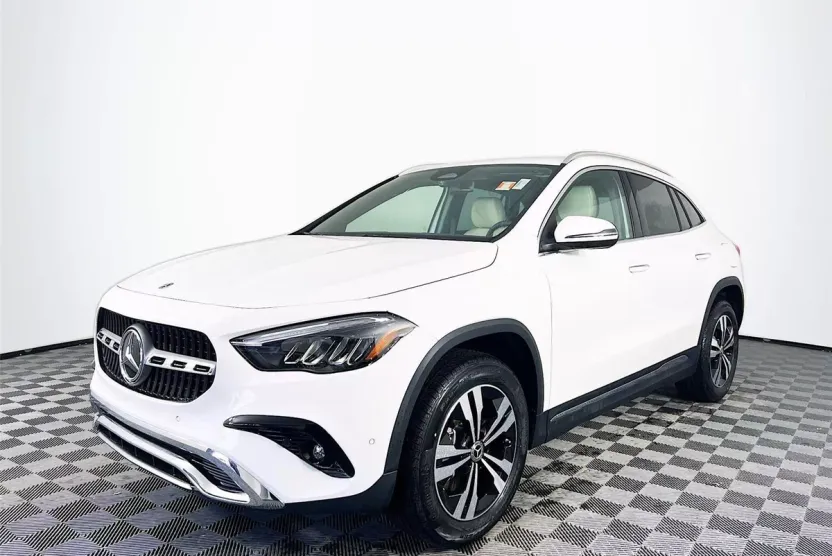 2025 Mercedes Benz GLA 250 4MATIC photo 1