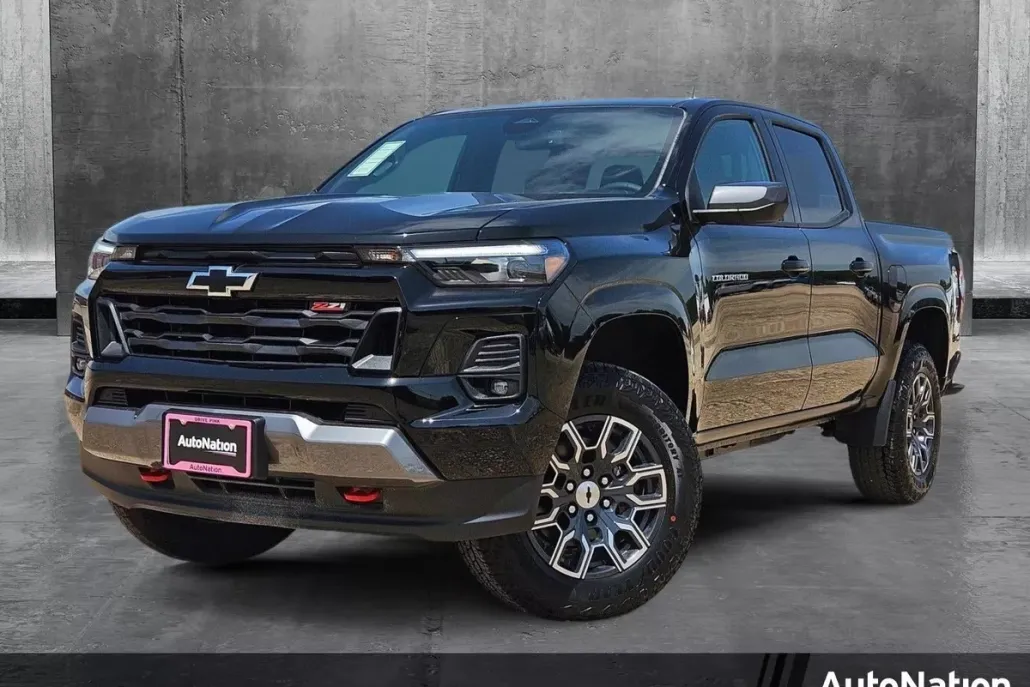 2025 Chevrolet Colorado Z71 photo 1