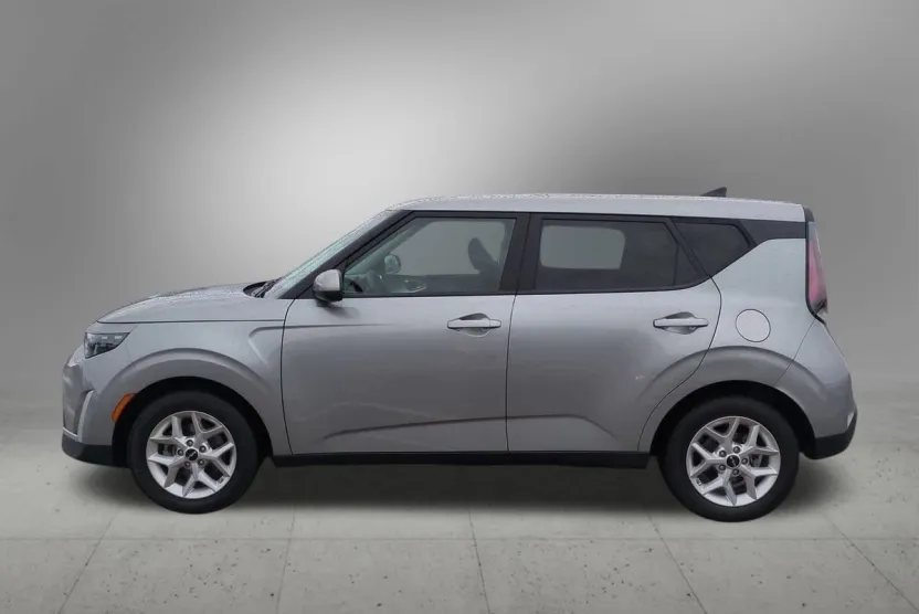2024 Kia Soul LX S photo 1