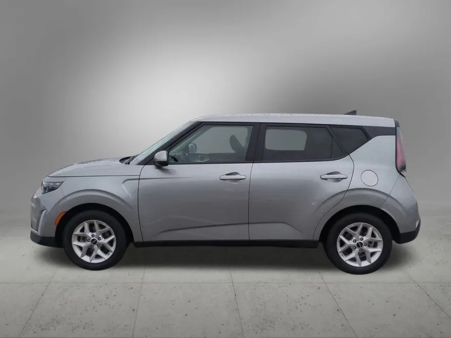 2024 Kia Soul LX S photo 1