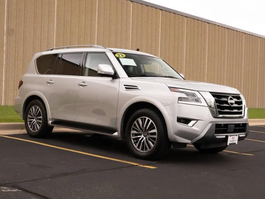 2023 Nissan Armada SL photo 1