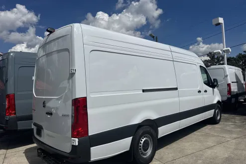2025 Mercedes Benz Sprinter 2500 photo 2