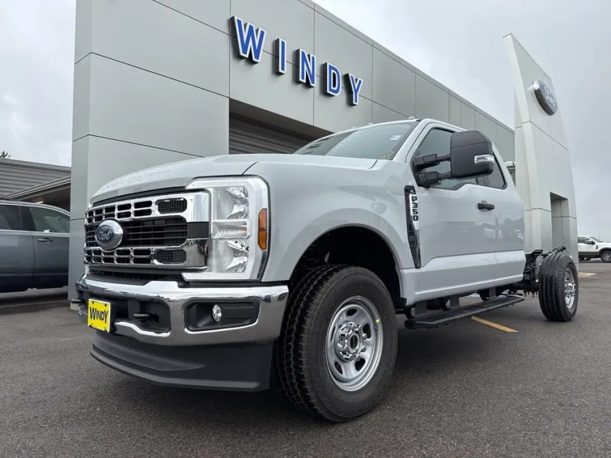 2026 Ford F-350 photo 1