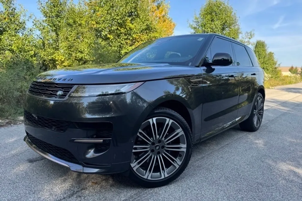 2024 Land Rover Range Rover Sport SE photo 1