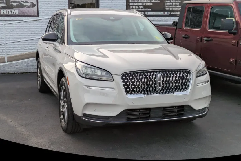 2021 Lincoln Corsair Standard photo 1