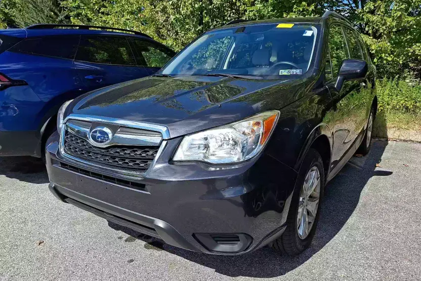 2016 Subaru Forester 2.5i Premium photo 1