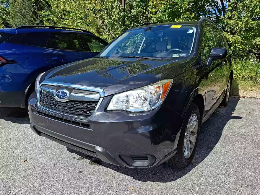 2016 Subaru Forester 2.5i Premium photo 1