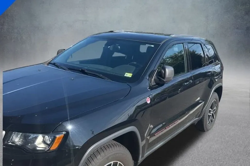 2017 Jeep Grand Cherokee Trailhawk photo 1
