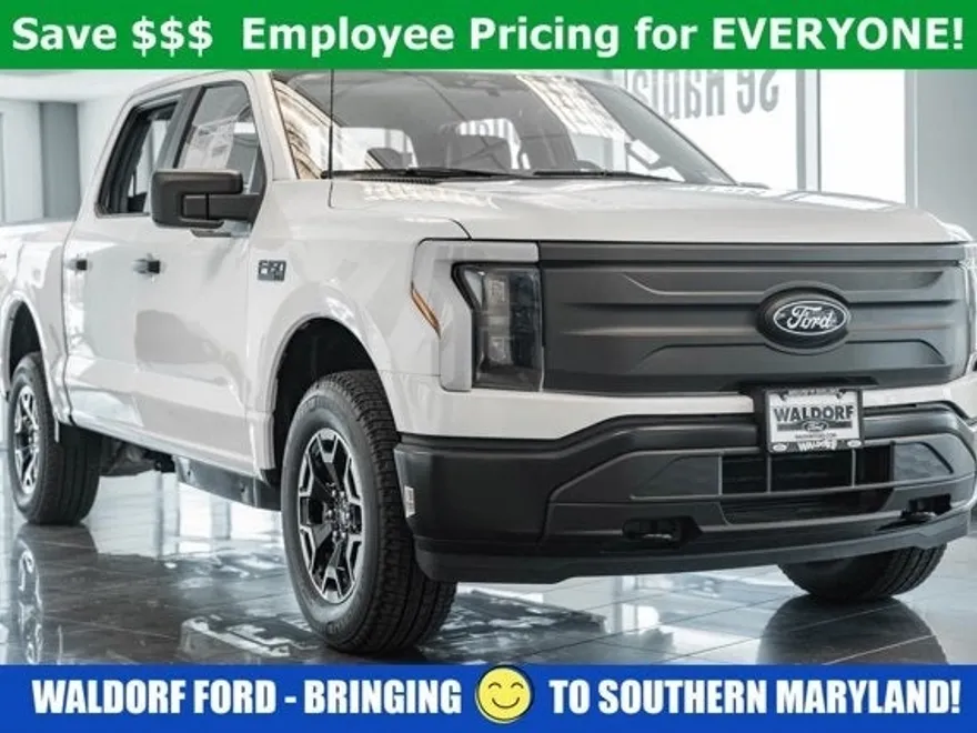 2024 Ford F-150 Lightning photo 1