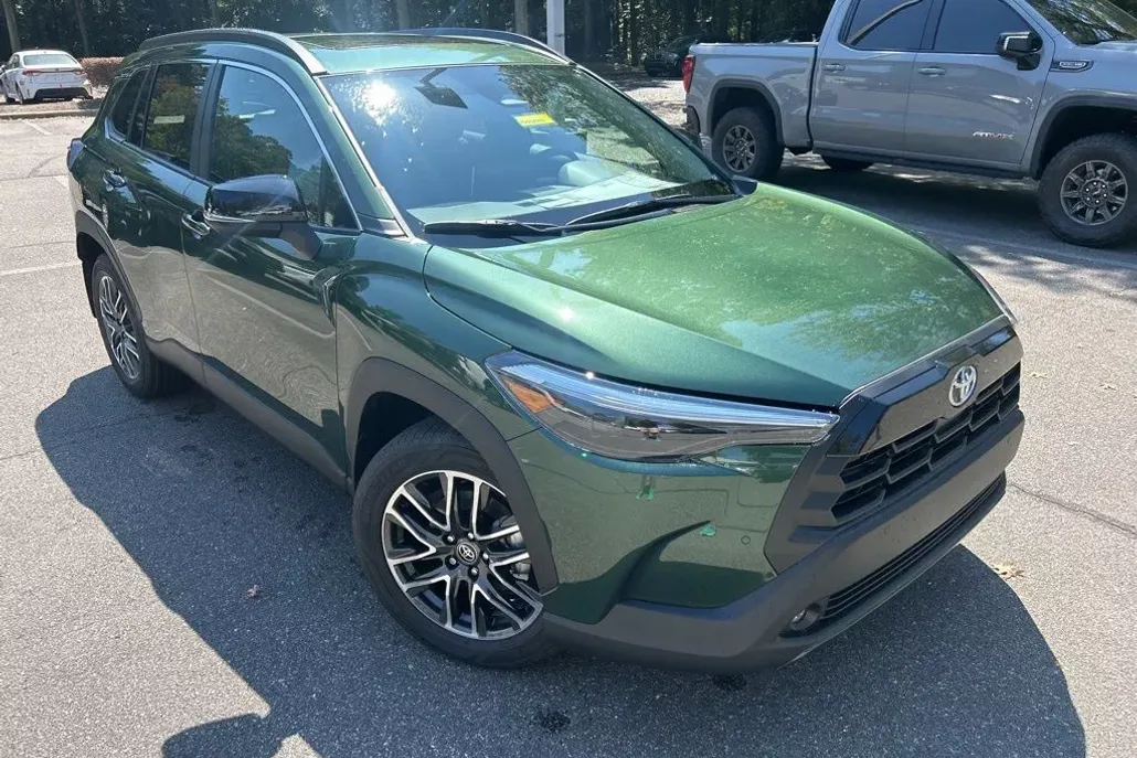 2026 Toyota Corolla Cross XLE photo 1