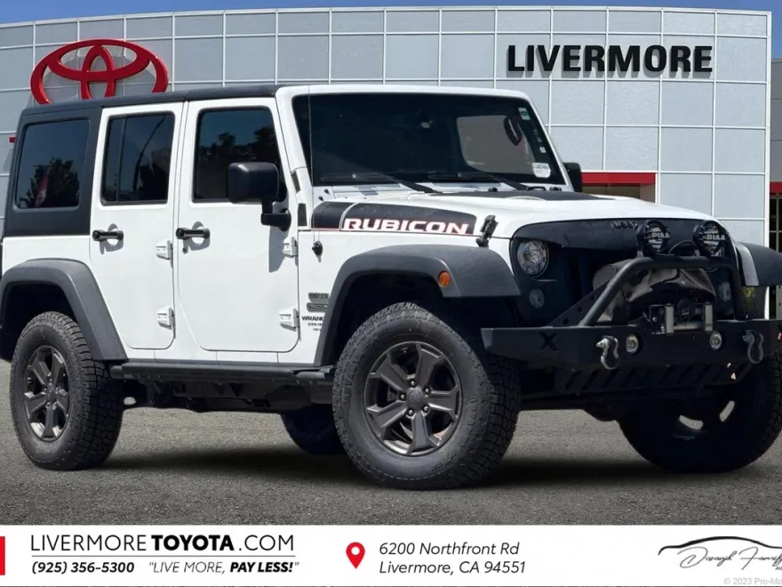 2017 Jeep Wrangler Unlimited Rubicon Recon photo 1