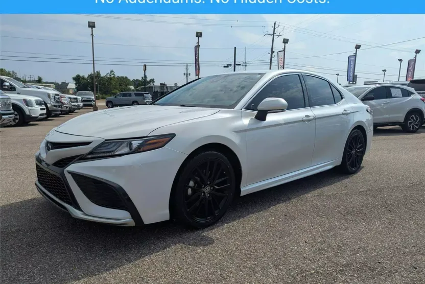 2022 Toyota Camry XSE photo 1